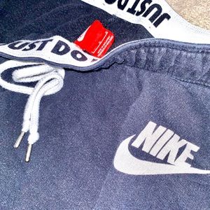 Black Nike sweatpants